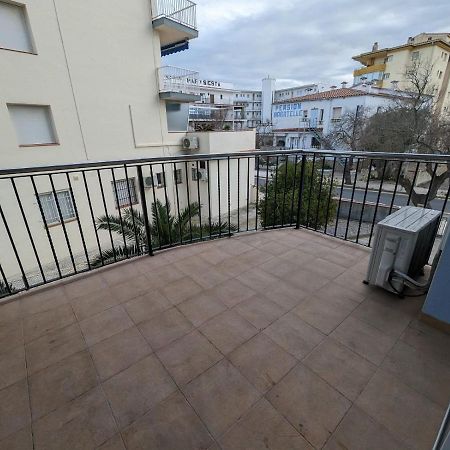 Apartamento En Roses, A 2 Minutos A Pie De Playa Luaran gambar