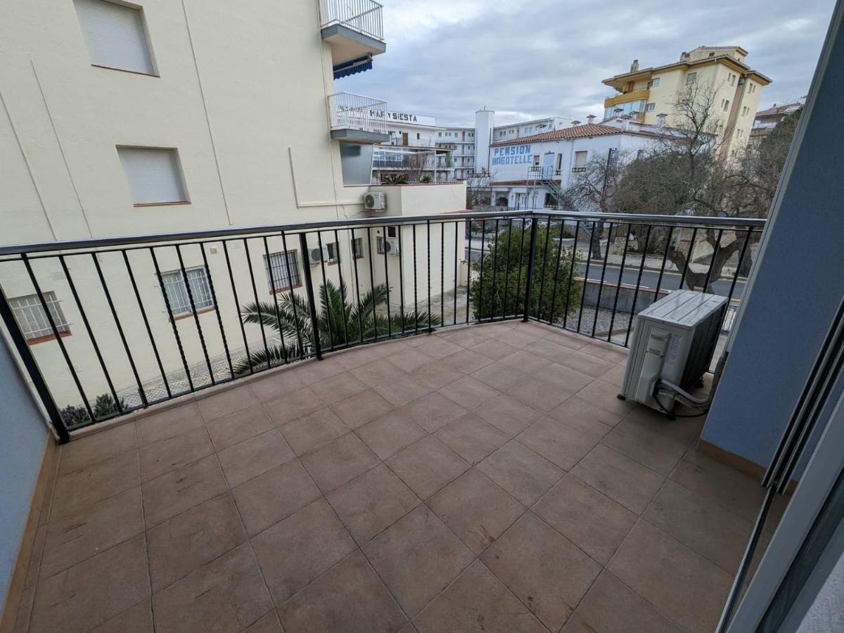 Apartamento En Roses, A 2 Minutos A Pie De Playa Luaran gambar